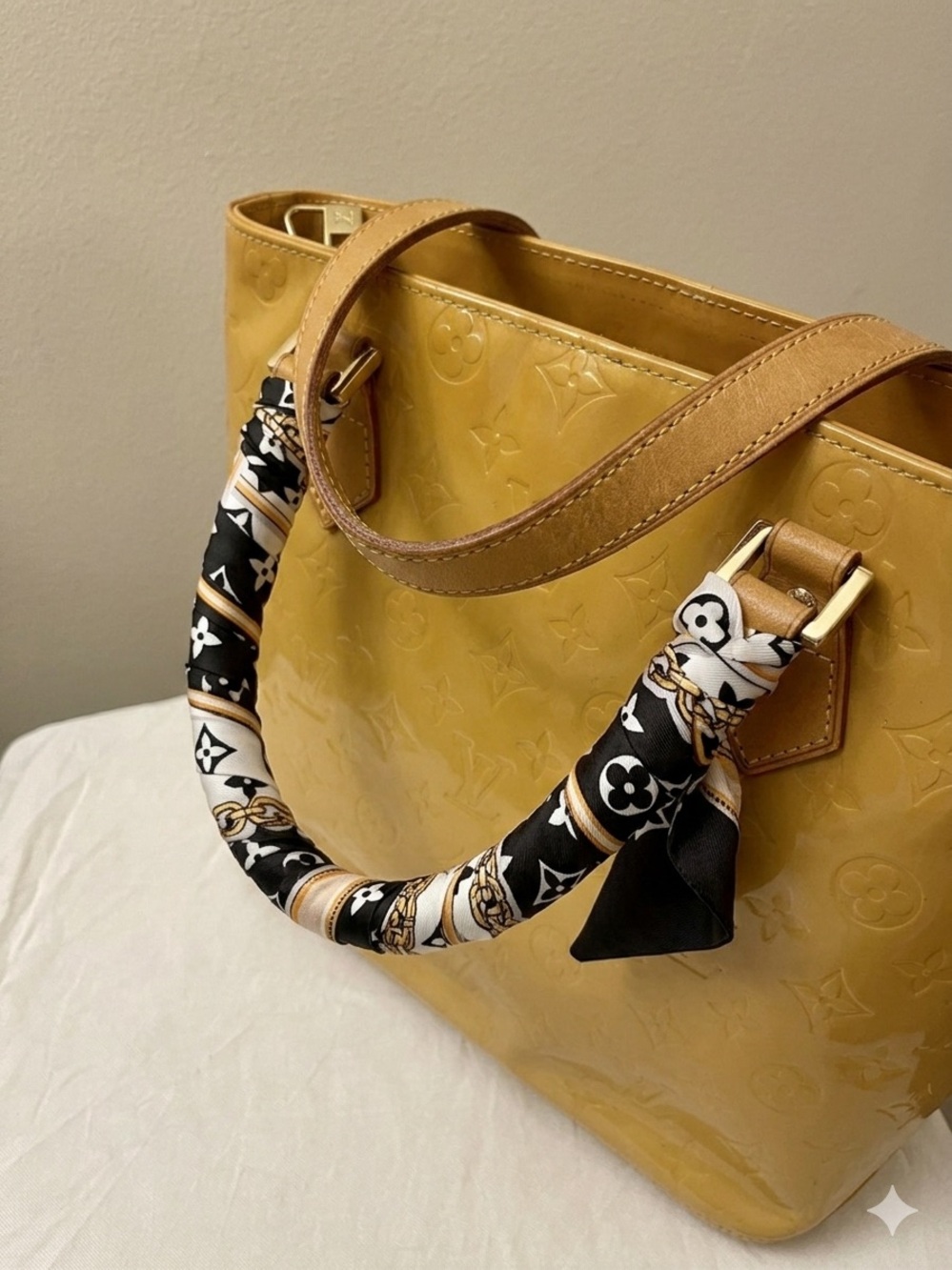 Elegant AccentBandeau Silk Twilly Scarf in Yellow Monogram Pattern - Picture 6 of 8